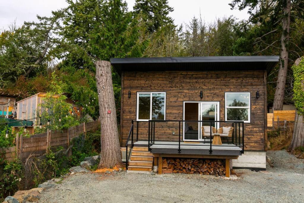 1-Bedroom Knotty Pine Cabin W Sauna & Jacuzzi スーク エクステリア 写真