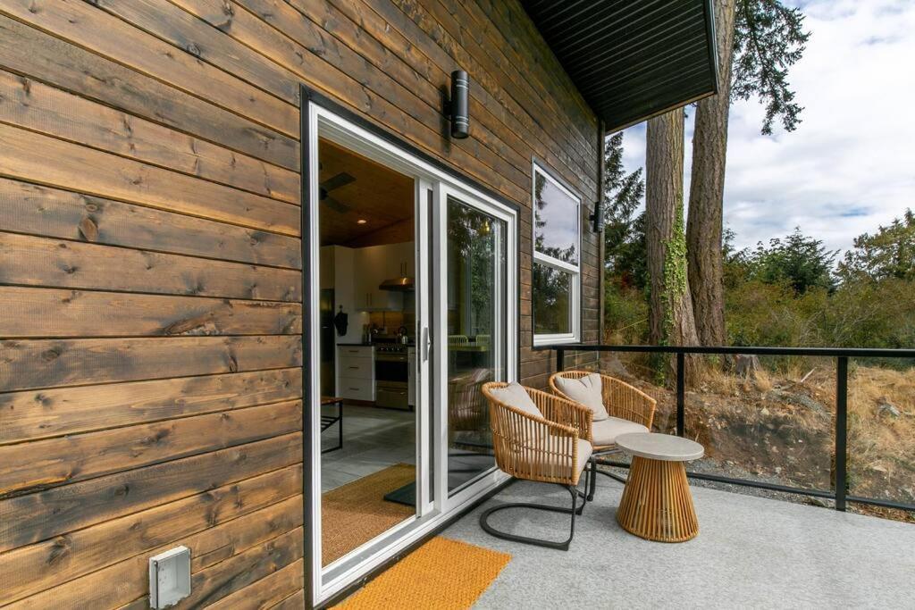 1-Bedroom Knotty Pine Cabin W Sauna & Jacuzzi スーク エクステリア 写真