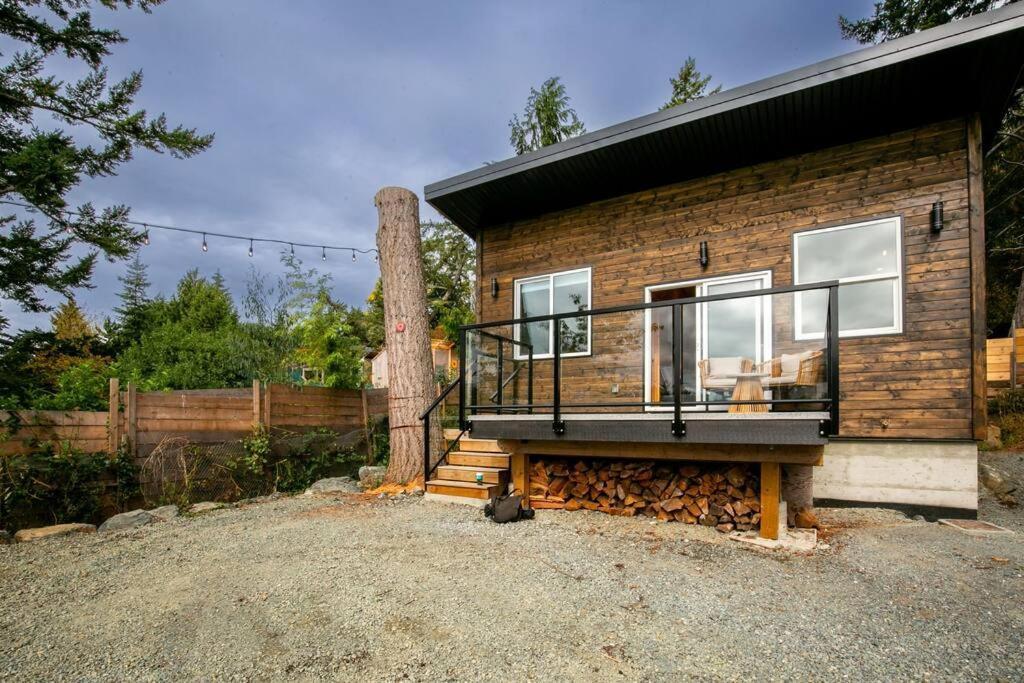 1-Bedroom Knotty Pine Cabin W Sauna & Jacuzzi スーク エクステリア 写真