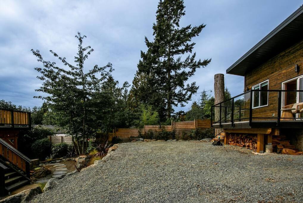 1-Bedroom Knotty Pine Cabin W Sauna & Jacuzzi スーク エクステリア 写真